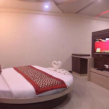 Hotel Sun Plaza Сомнатг Екстер'єр фото